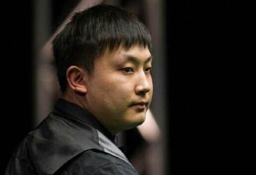 他的态度坚 他的态度坚